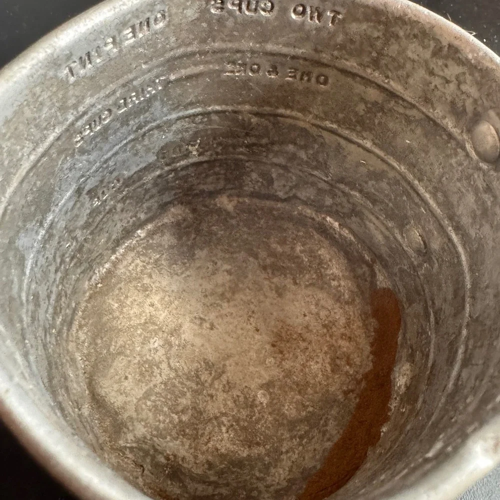 VTG USA Aluminum Measuring Cup Embossed Graduations‎ Two Cup Capacity Farmhouse